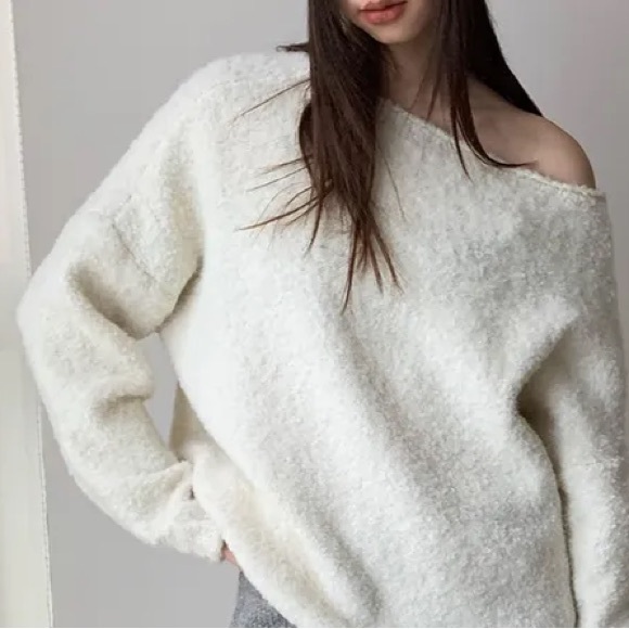 NWOT. Boho Theory Mohair Wool Blend One Shoulder Boucle Plush Sweater. Small - Picture 1 of 10